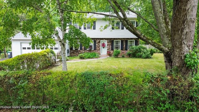 1369 Augusta Dr, Castleton On Hudson, NY 12033