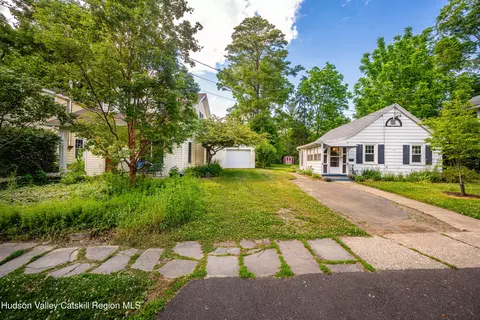 43 45 South St, Rhinebeck, NY 12572