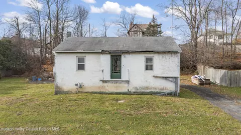 11 W Marie St, Hudson, NY 12534