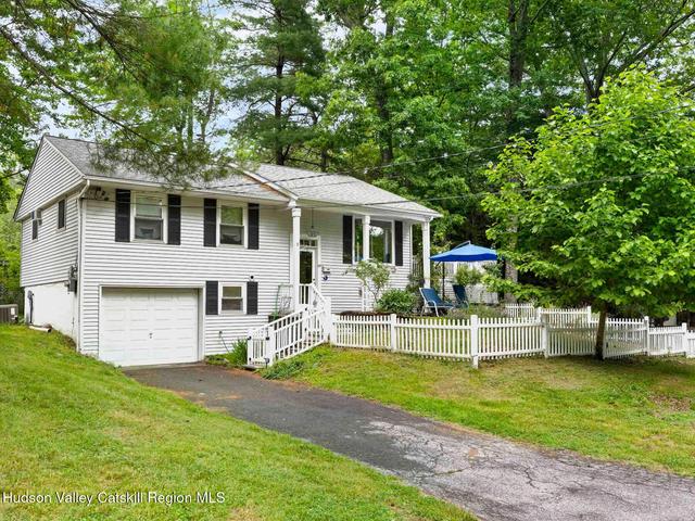 5 Streamside Ter, Woodstock, NY 12498