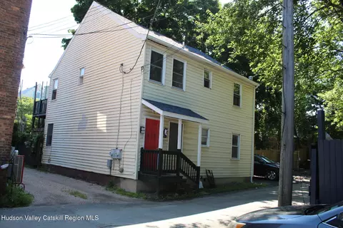 305 State St, Hudson, NY 12534