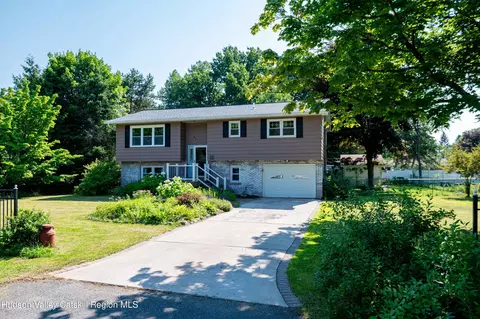 38 Pine Hill Park, Valatie, NY 12184