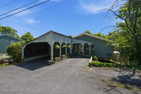 1074 Main St, Malden On Hudson, NY 12453