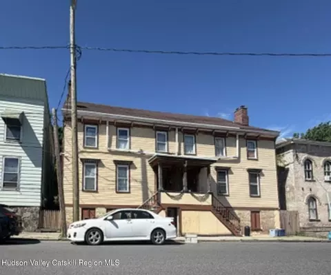 615 State St, Hudson, NY 12534