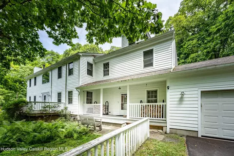 703 Creek Locks Rd, Rosendale, NY 12472
