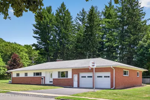 67 Finger St, Saugerties, NY 12477