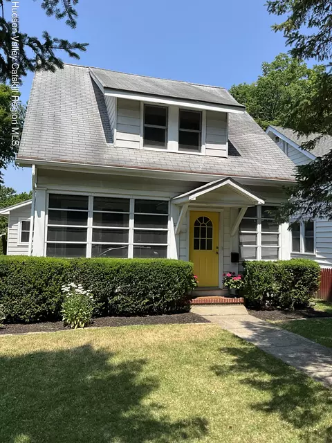 11 N Manheim Blvd, New Paltz, NY 12561