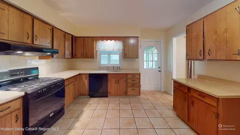 19 Shetland Dr, Delmar, NY 12054 photo 7