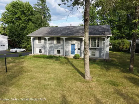 19 Shetland Dr, Delmar, NY 12054 photo 22