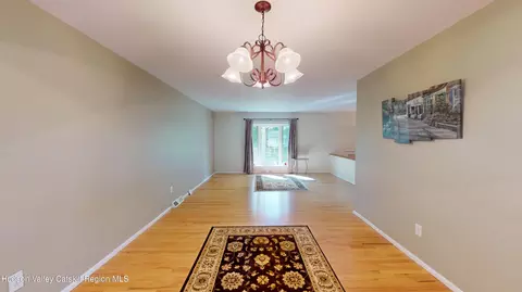19 Shetland Dr, Delmar, NY 12054 photo 9