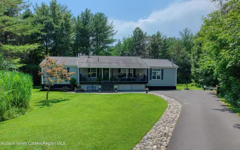 9 Wiley Swamp, Athens, NY 12015