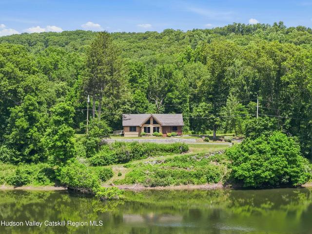 22 Deer Haven Dr, Rosendale, NY 12472