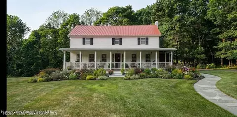 353 Vosenkill Rd, Athens, NY 12015