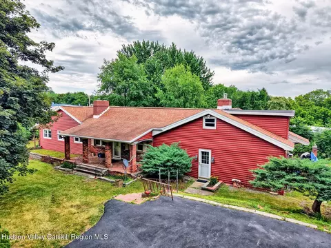 754 Bunker Hill Rd, Nassau, NY 12123