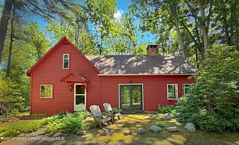 104 Dewitt Mills Rd, Hurley, NY 12443