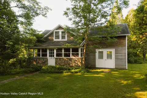 10 Elk Point Rd, Livingston Manor, NY 12758