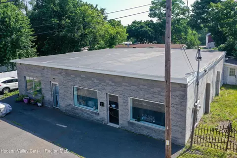 4 Central Ave, Ravena, NY 12143
