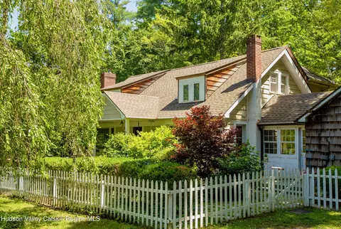 15 Chipmunk Ln, Woodstock, NY 12498