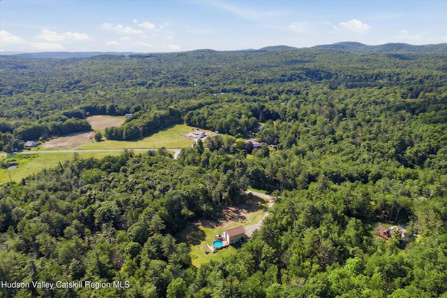 28 Covenant Cir, East Nassau, NY 12062