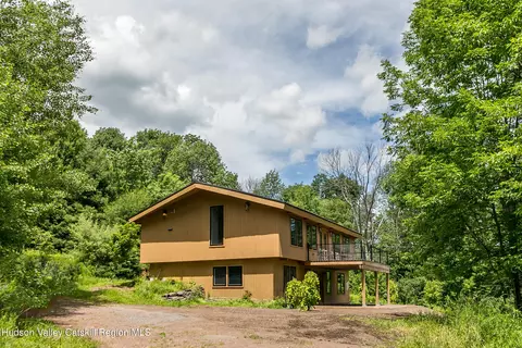 122 Eagle Ln, Stamford, NY 12167