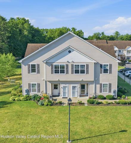 402 Commons Ln, Saugerties, NY 12477