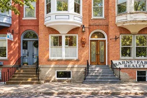 516 Warren St, Hudson, NY 12534