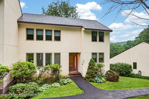 260 Pines Dr #8-8, Roxbury, NY 12474