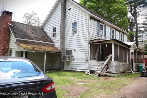 3903 New York 212, Lake Hill, NY 12448