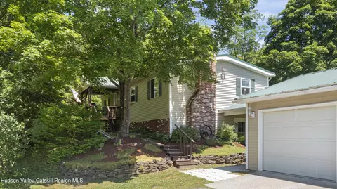 5150 Route 9g, Germantown, NY 12526