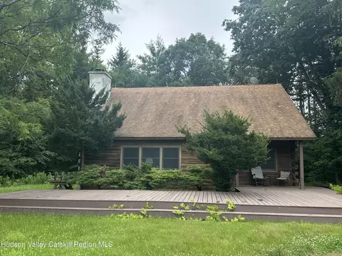 122 Adams Crossing Rd, New Lebanon, NY 12125