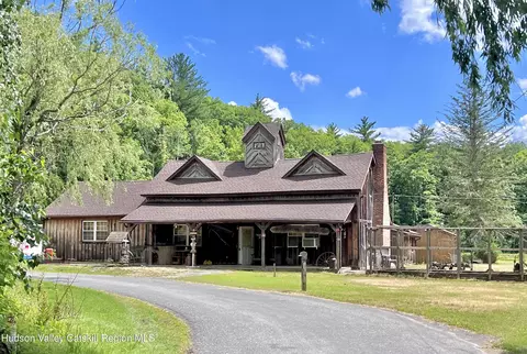 138 Vienna Woods Rd, Purling, NY 12470