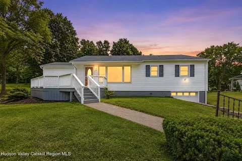 593 Creekside Rd, Hurley, NY 12443