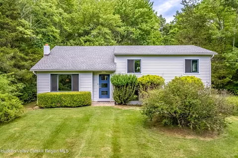 6 Hickory Hill Rd, New Paltz, NY 12561