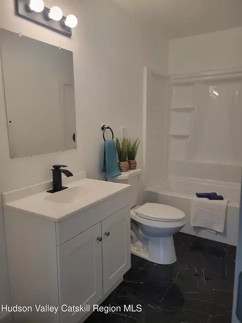 Bath - 112 Klingermann Dr, Cairo, NY 12413 photo 4 of 4