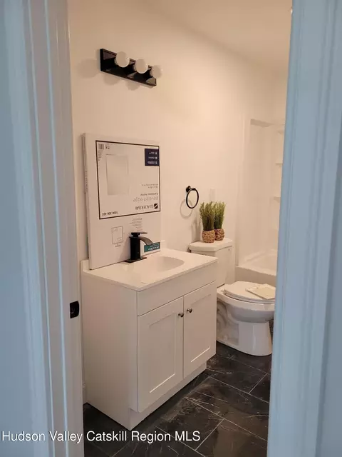 Bath - 112 Klingermann Dr, Cairo, NY 12413 photo 3 of 3