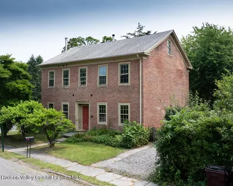 39 N Warren St, Athens, NY 12015