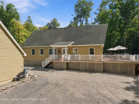 302 Powder Mill Bridge Rd, Kingston, NY 12401