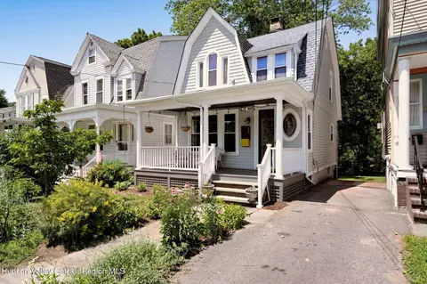 13 Warren St, Kingston, NY 12401