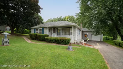 457 Sharptown Rd, Stuyvesant, NY 12173