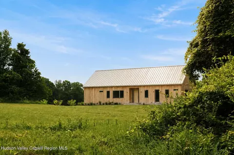 74 Fox Ln, Tivoli, NY 12583