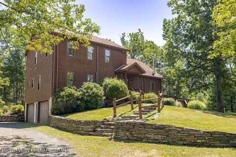 490 Peak Rd, Stone Ridge, NY 12484