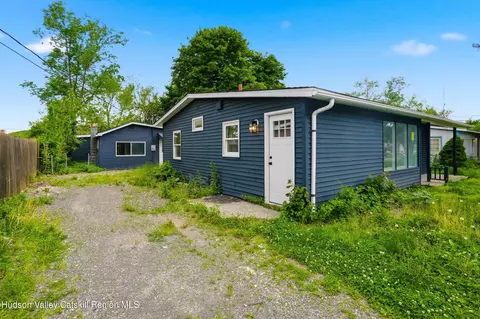 36 Country Club Dr, Mount Marion, NY 12456
