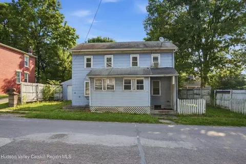 141 W Bridge St, Saugerties, NY 12477