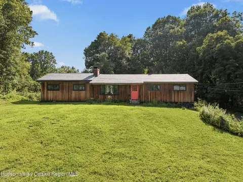 27 Ulster Ave, Ulster Park, NY 12487