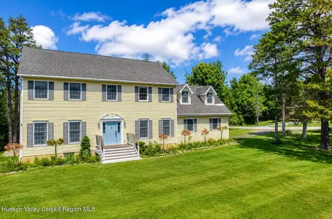 39 Summit Ln, Athens, NY 12015