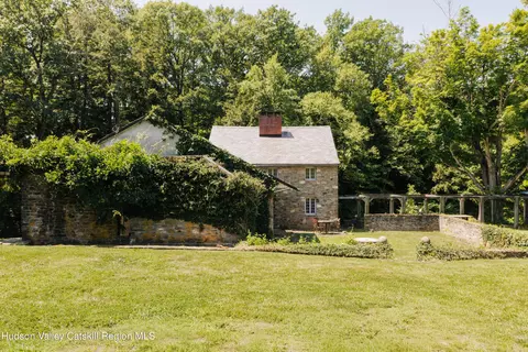 190 Walkers Mills Rd, Germantown, NY 12526