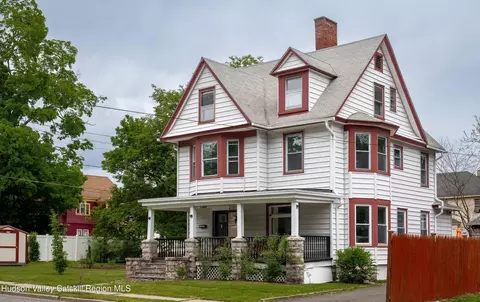 38 Warren St, Ellenville, NY 12428