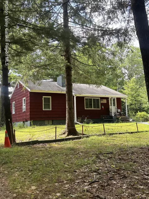 167 Woodland Rd, Craryville, NY 12521