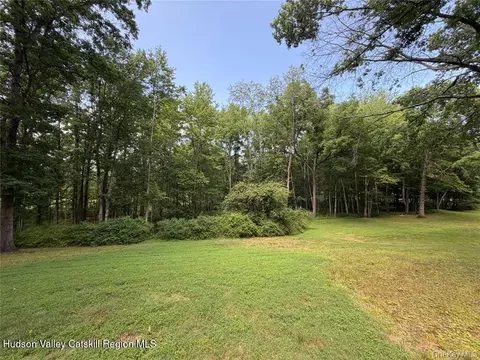 Exterior - 468 Decker Rd, Wallkill, NY 12589 photo 5 of 8