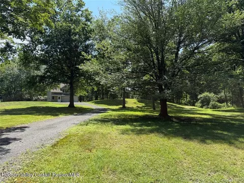 Exterior - 468 Decker Rd, Wallkill, NY 12589 photo 2 of 8